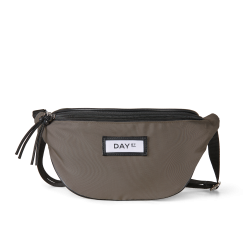 Day Gweneth RE-S Bum