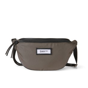 Day Gweneth RE-S Bum